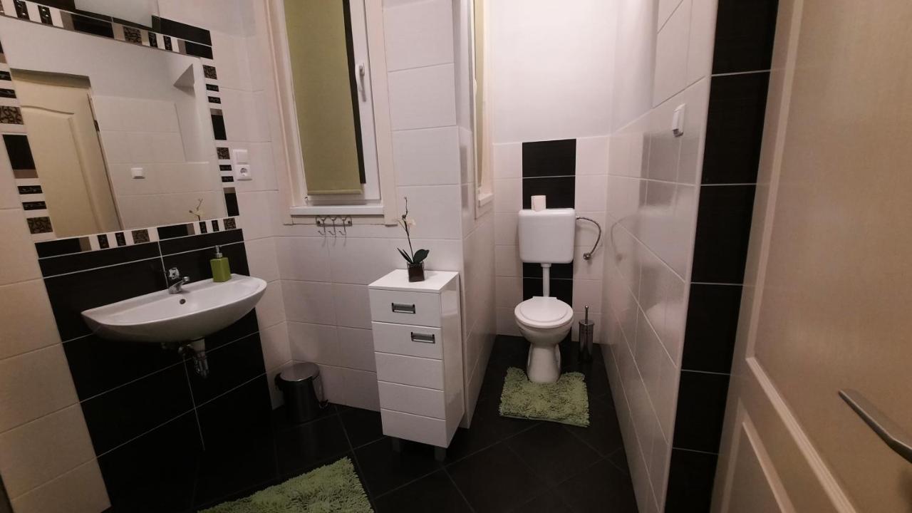 City Life Apartment Debrecen Bagian luar foto