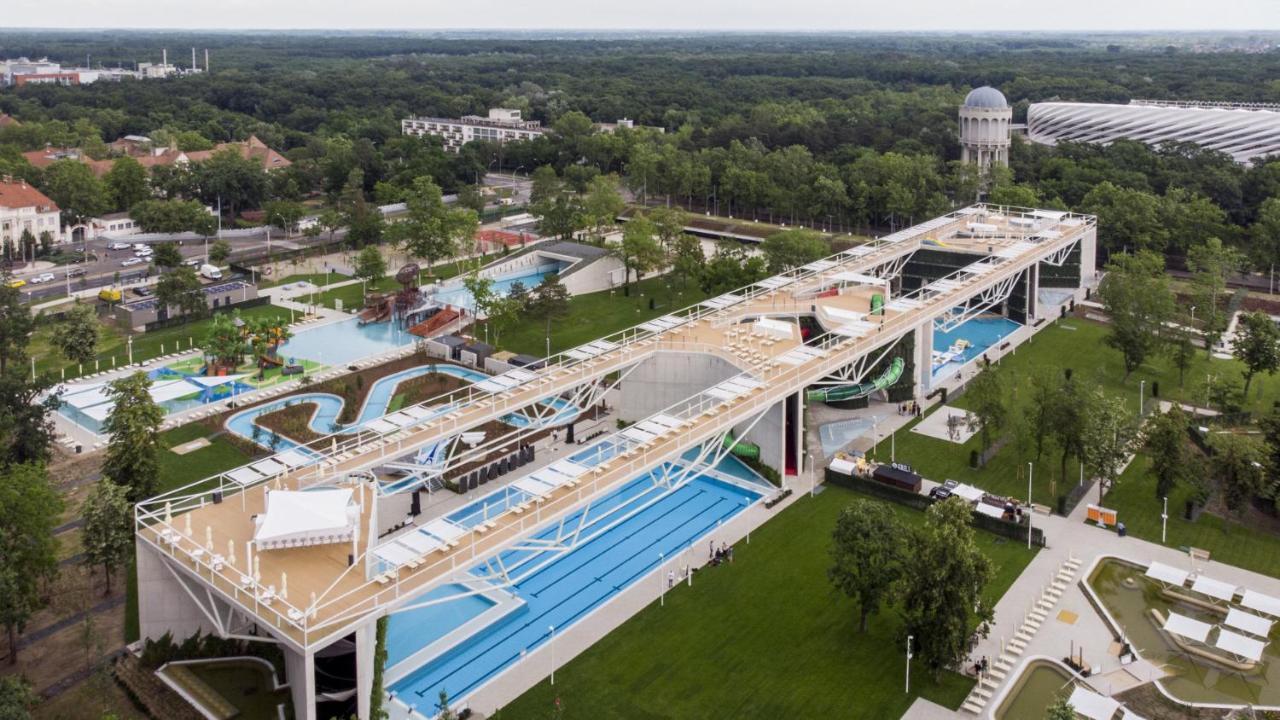 City Life Apartment Debrecen Bagian luar foto