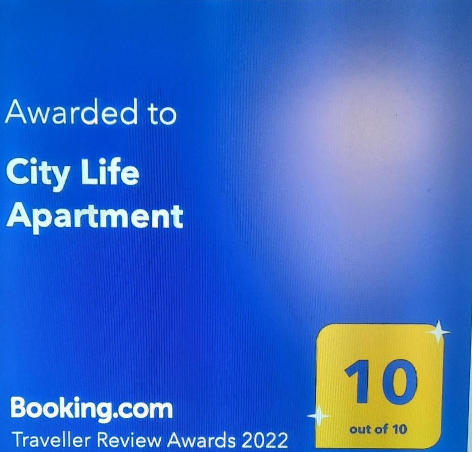 City Life Apartment Debrecen Bagian luar foto