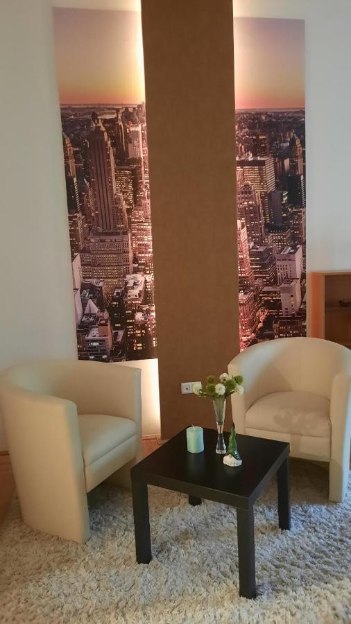 City Life Apartment Debrecen Bagian luar foto