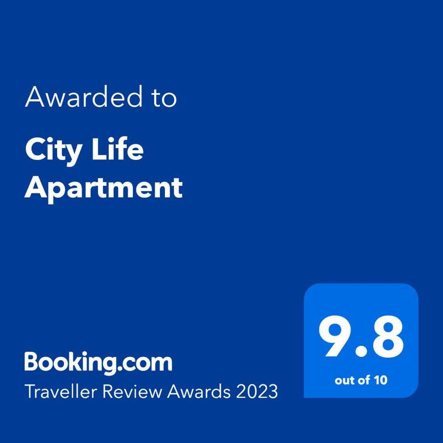 City Life Apartment Debrecen Bagian luar foto